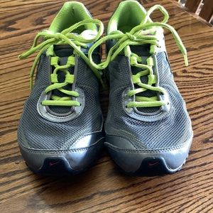 NIKE Reax Grey/Green/Pink Size 7.5